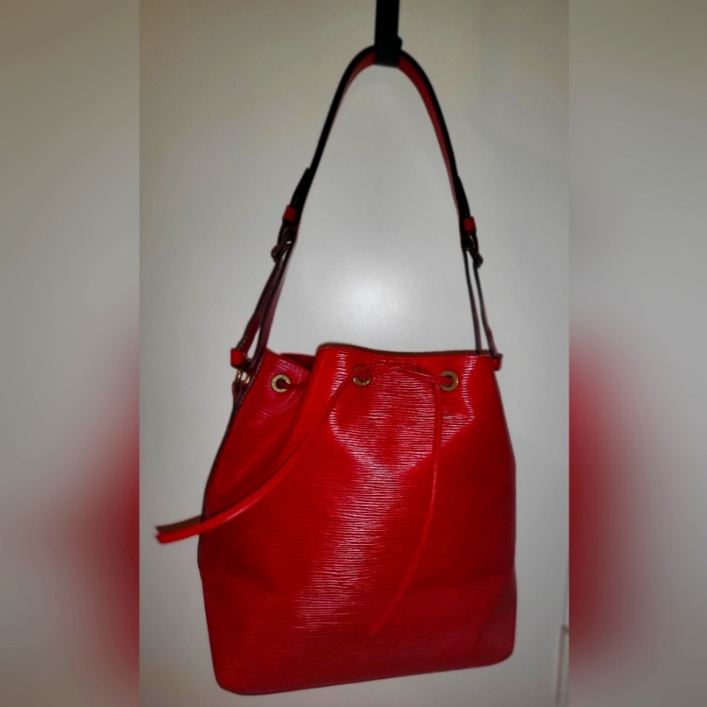 Louis vuitton epi petit noe
